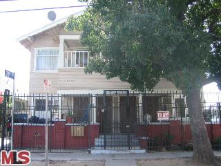 3106 SAN MARINO ST , LOS ANGELES , CA . 90006