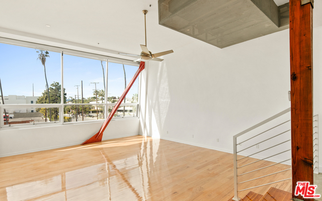 Photo of 615 HAMPTON DR #A310, VENICE, CA 90291