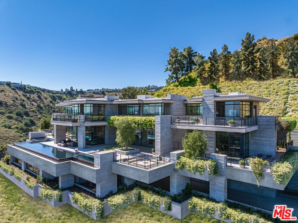 7661 Curson Ter, Los Angeles, CA 90046