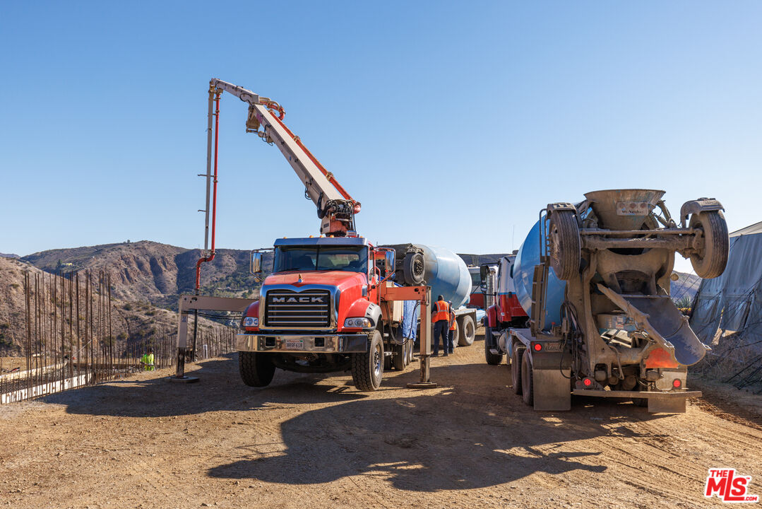 MLS #23-292037 image #14