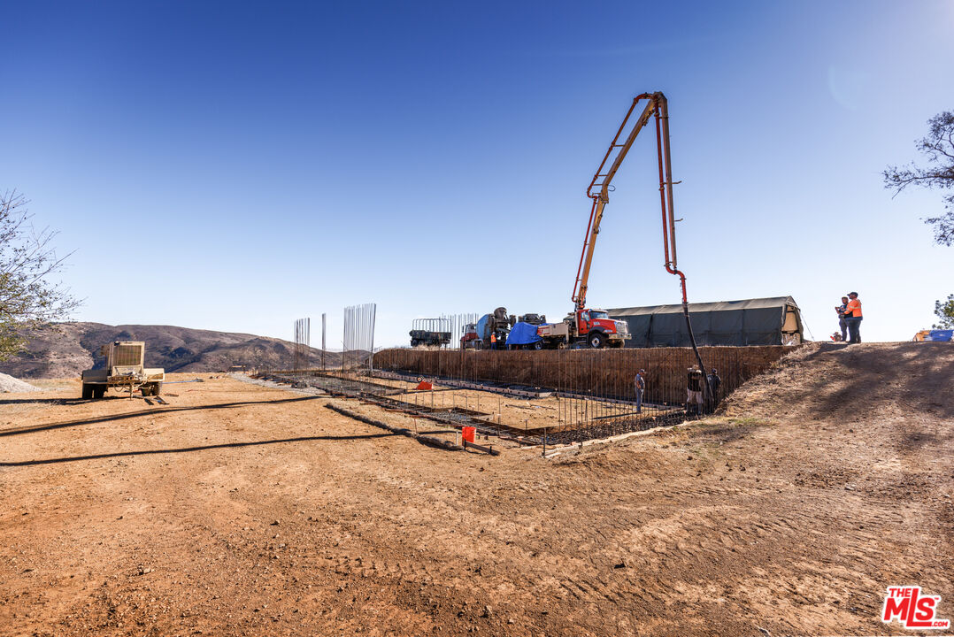 MLS #23-292037 image #16