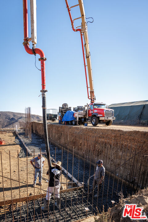 MLS #23-292037 image #17