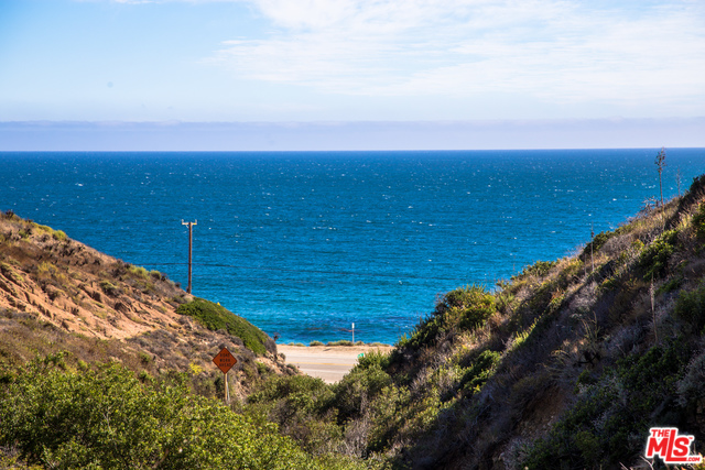 MLS #23-292037 image #35