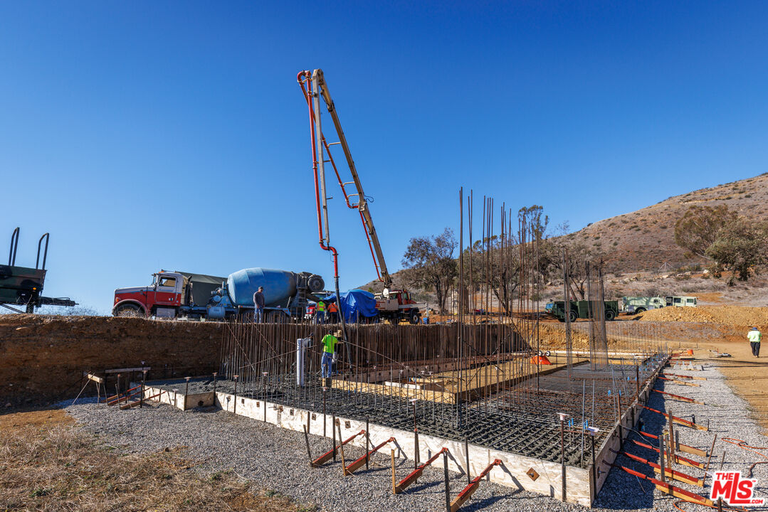 MLS #23-292039 image #9