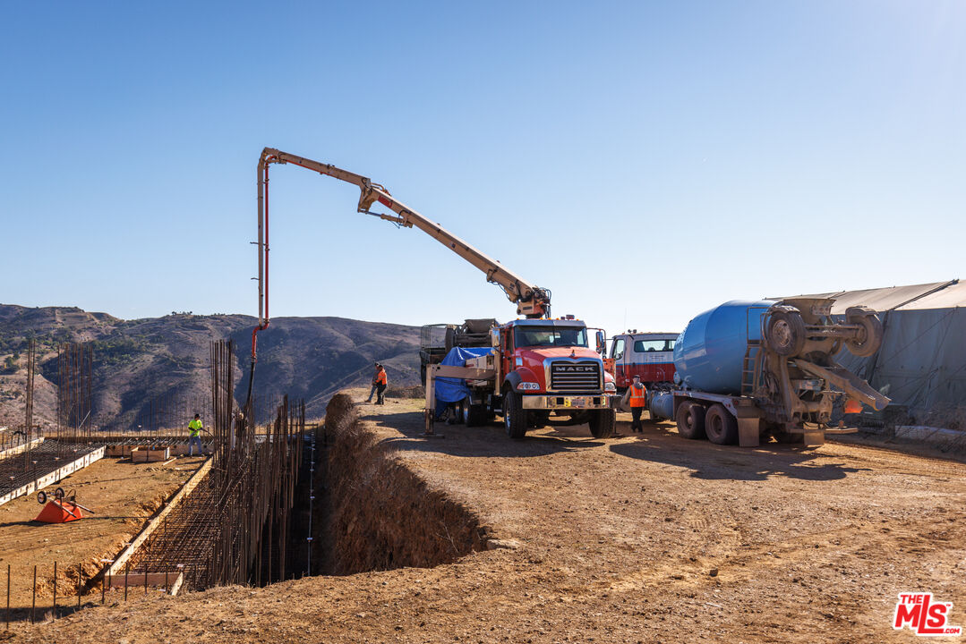 MLS #23-292039 image #17