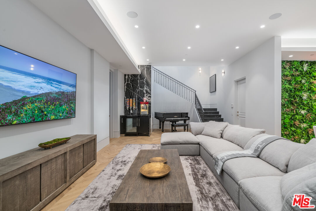 MLS #24-350299 image #19