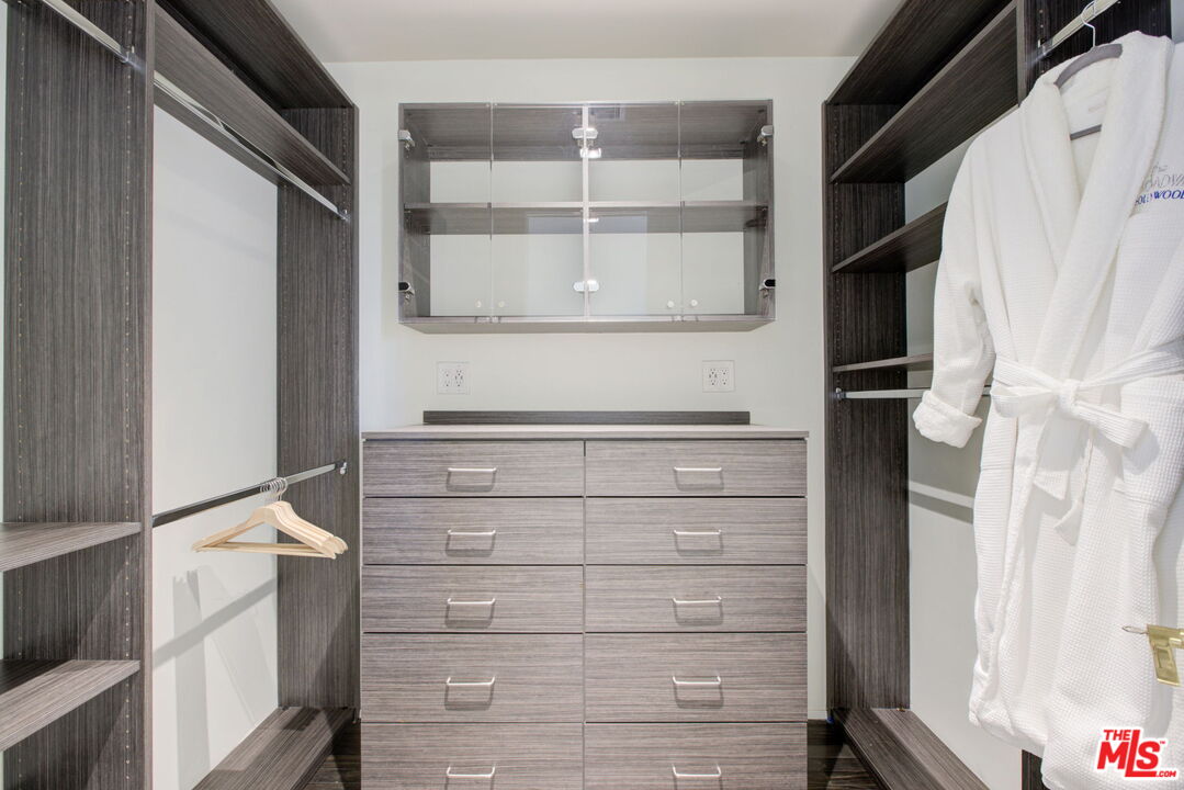 MLS #24-378511 image #25