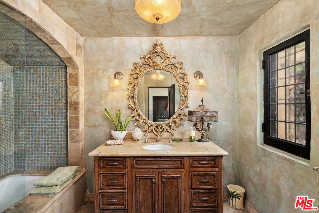 MLS #24-395028 image #44