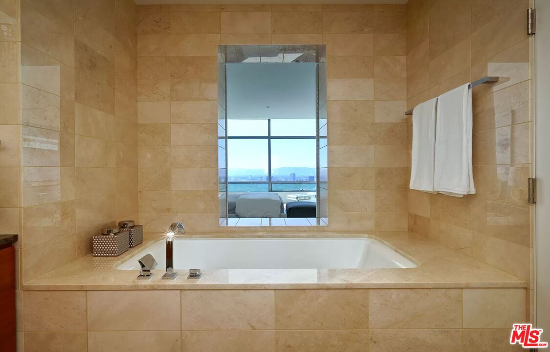 MLS #24-395331 image #17