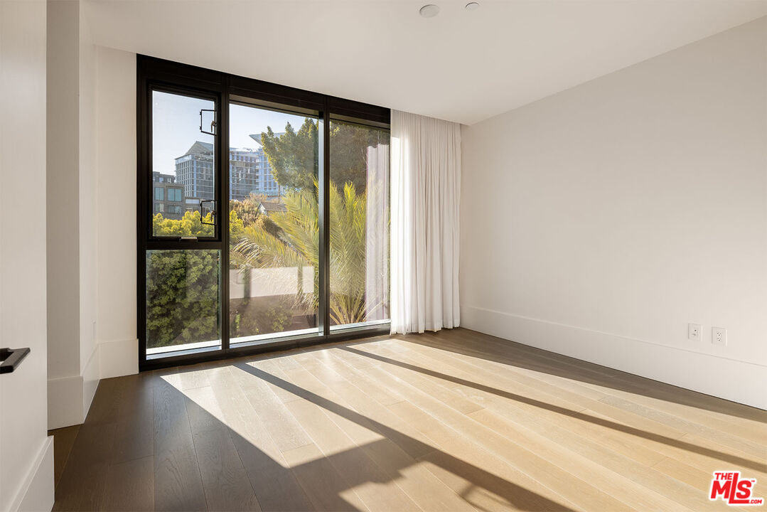 MLS #24-436217 image #4