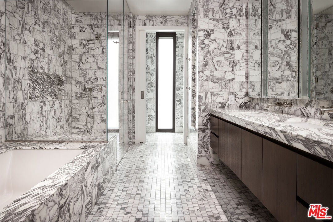 MLS #24-436217 image #6