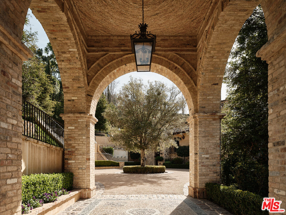 MLS #24-443649 image #1