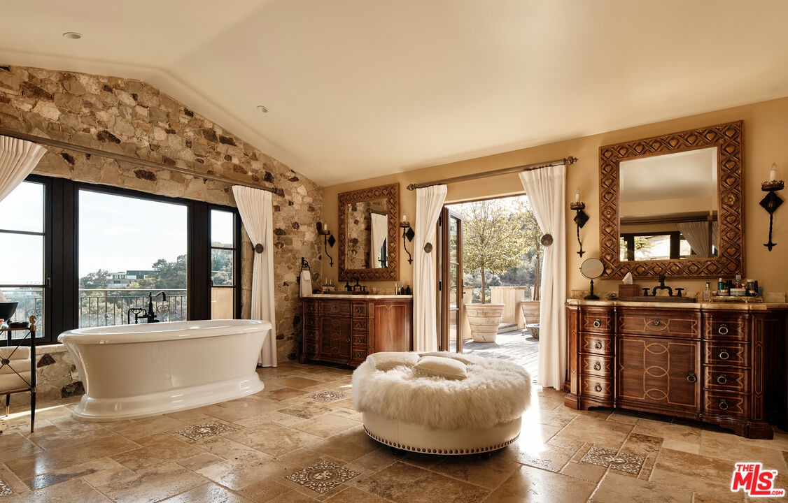 MLS #24-443649 image #26