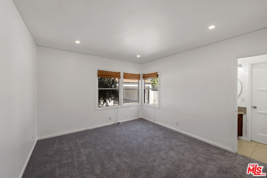 MLS #24-453437 image #9