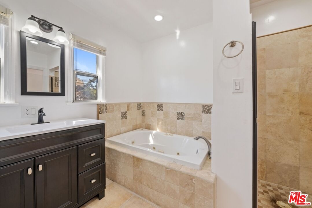 MLS #24-453437 image #15