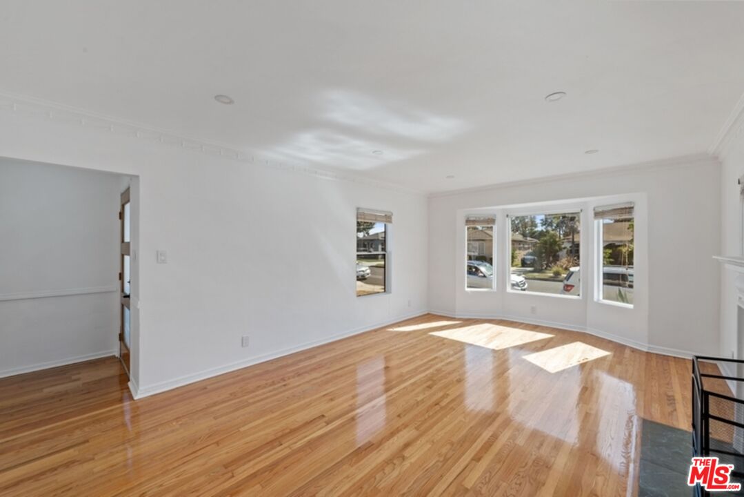 MLS #24-453437 image #3