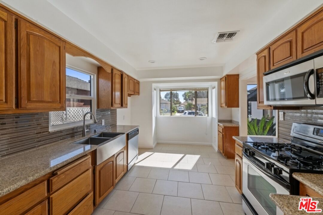 MLS #24-453437 image #7