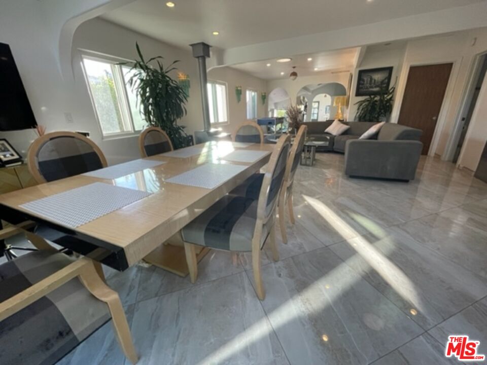 MLS #24-474285 image #2