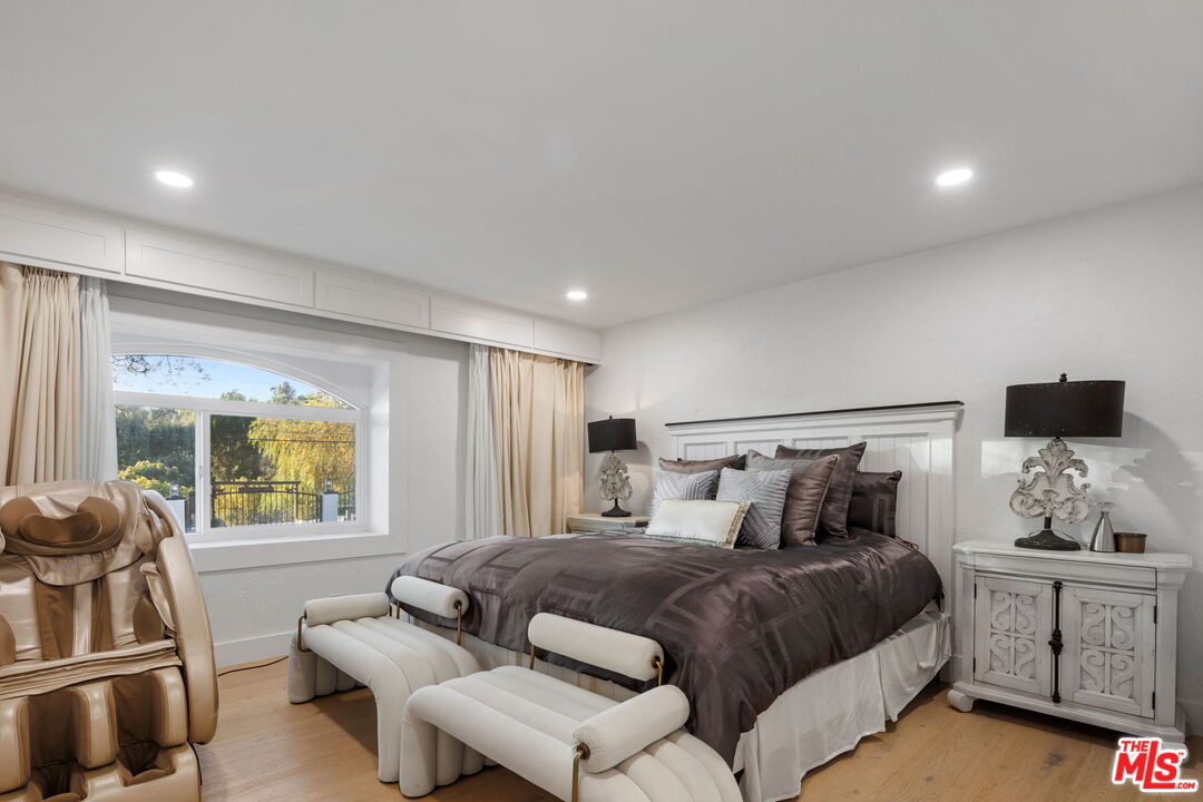 MLS #24-474635 image #32