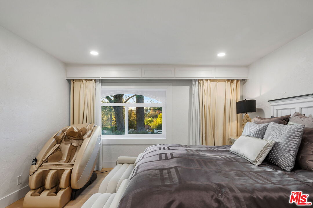 MLS #24-474635 image #33