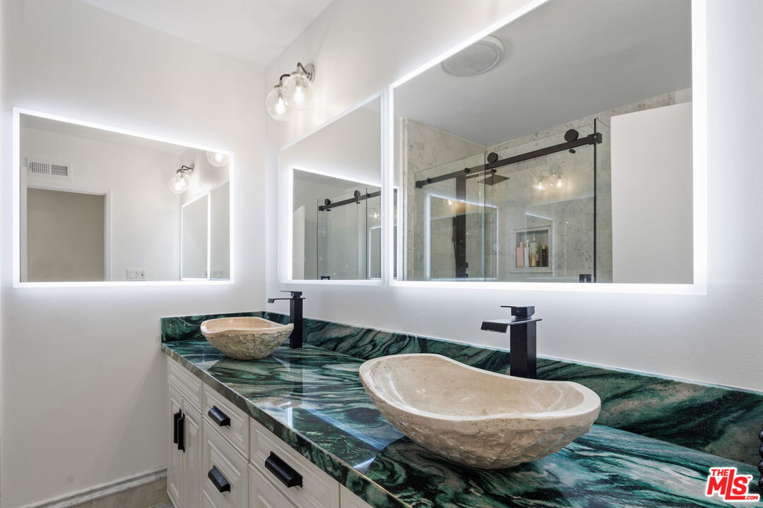 MLS #24-474635 image #34