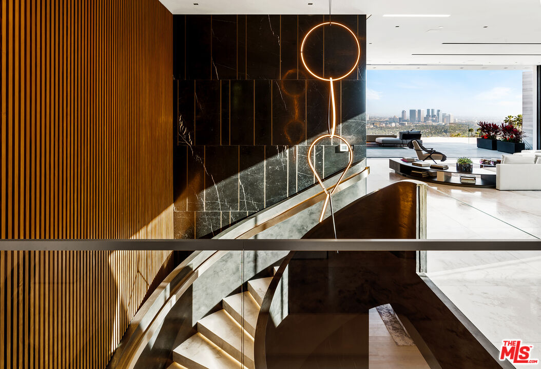 MLS #25-476043 image #9