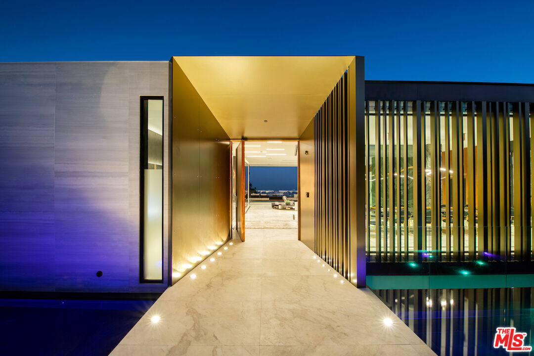 MLS #25-476043 image #2