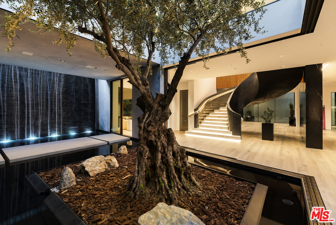 MLS #25-476043 image #7