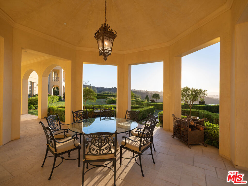 MLS #25-476773 image #10