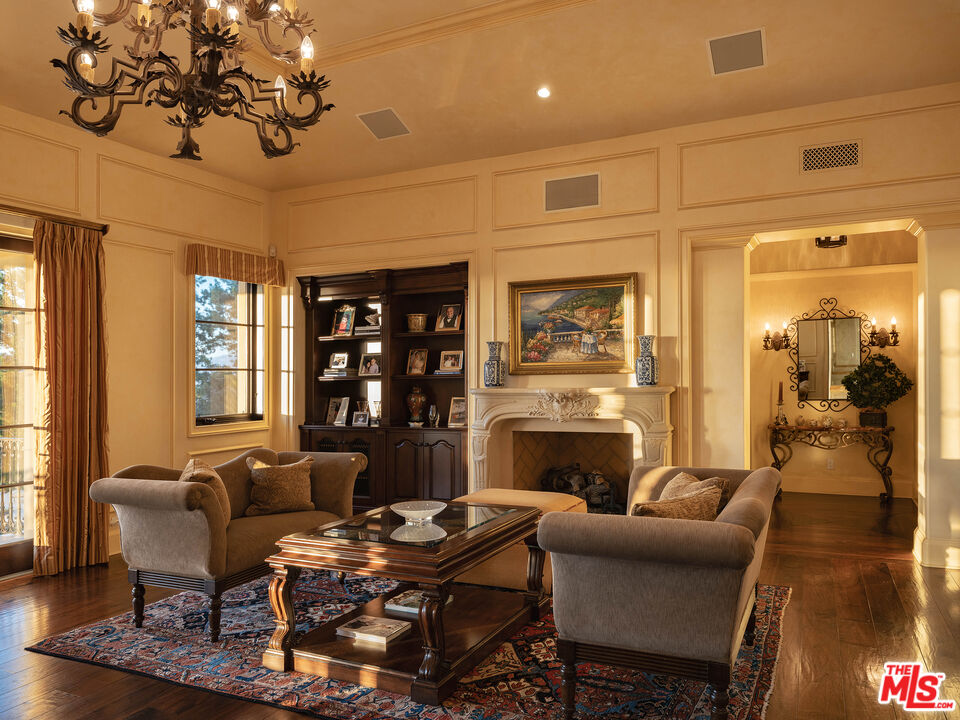 MLS #25-476773 image #14