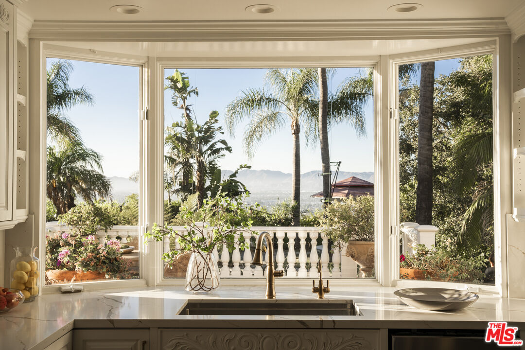 MLS #25-478069 image #12