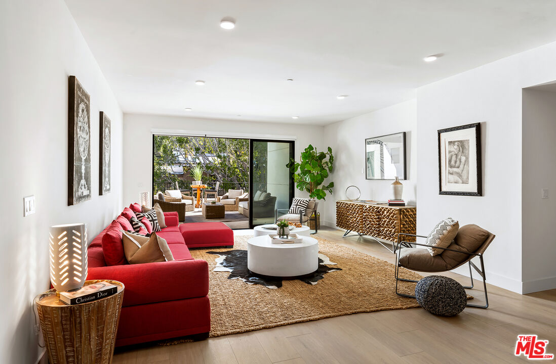 MLS #25-478155 image #3