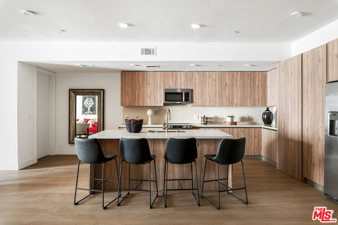 MLS #25-478155 image #8