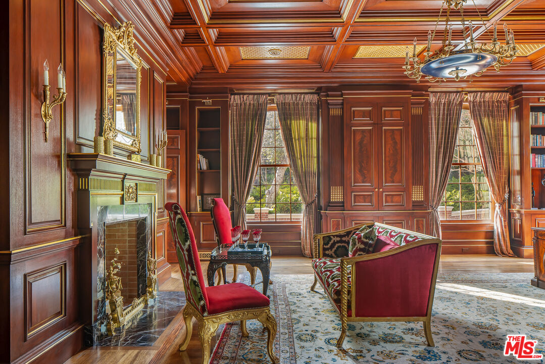 MLS #25-478441 image #9