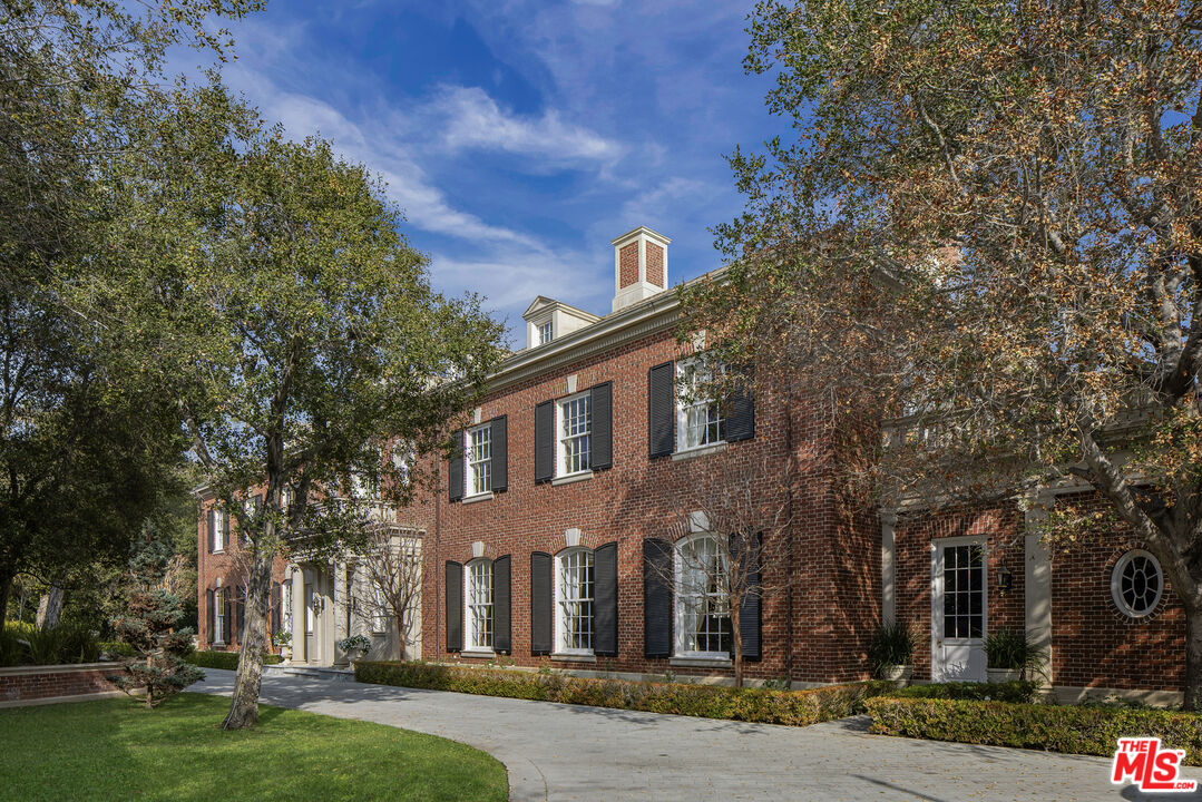 MLS #25-478441 image #2