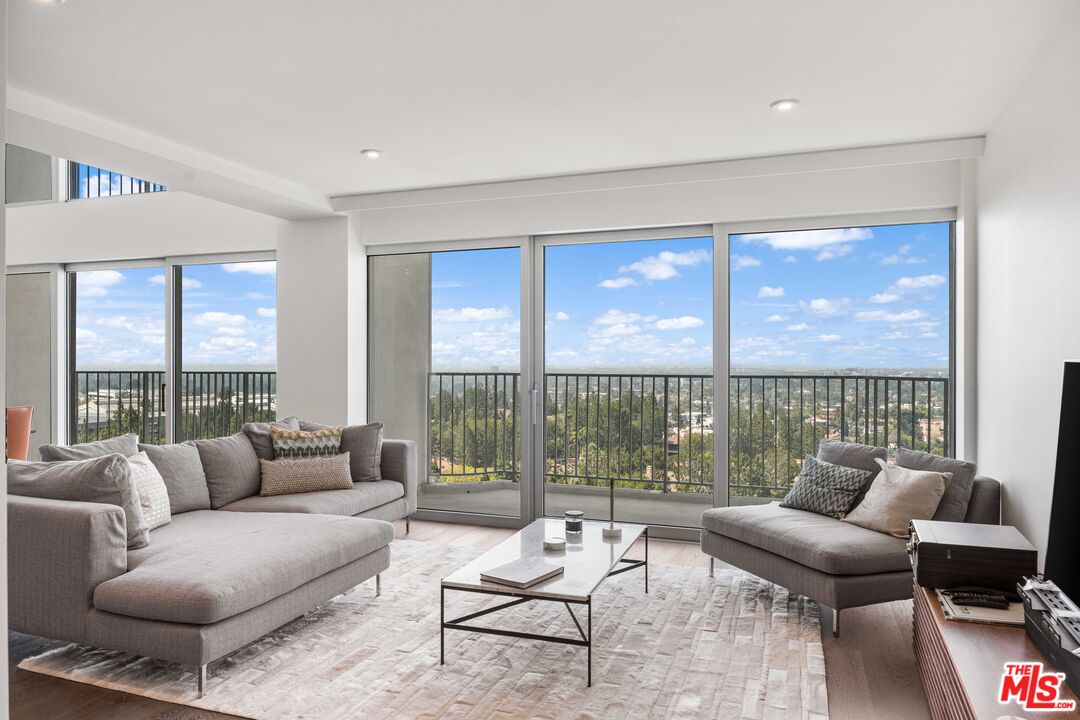 MLS #25-478783 image #3