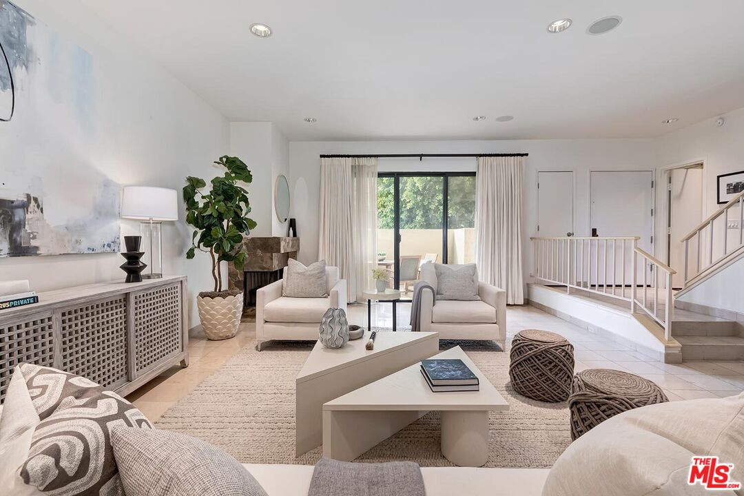 MLS #25-478821 image #2