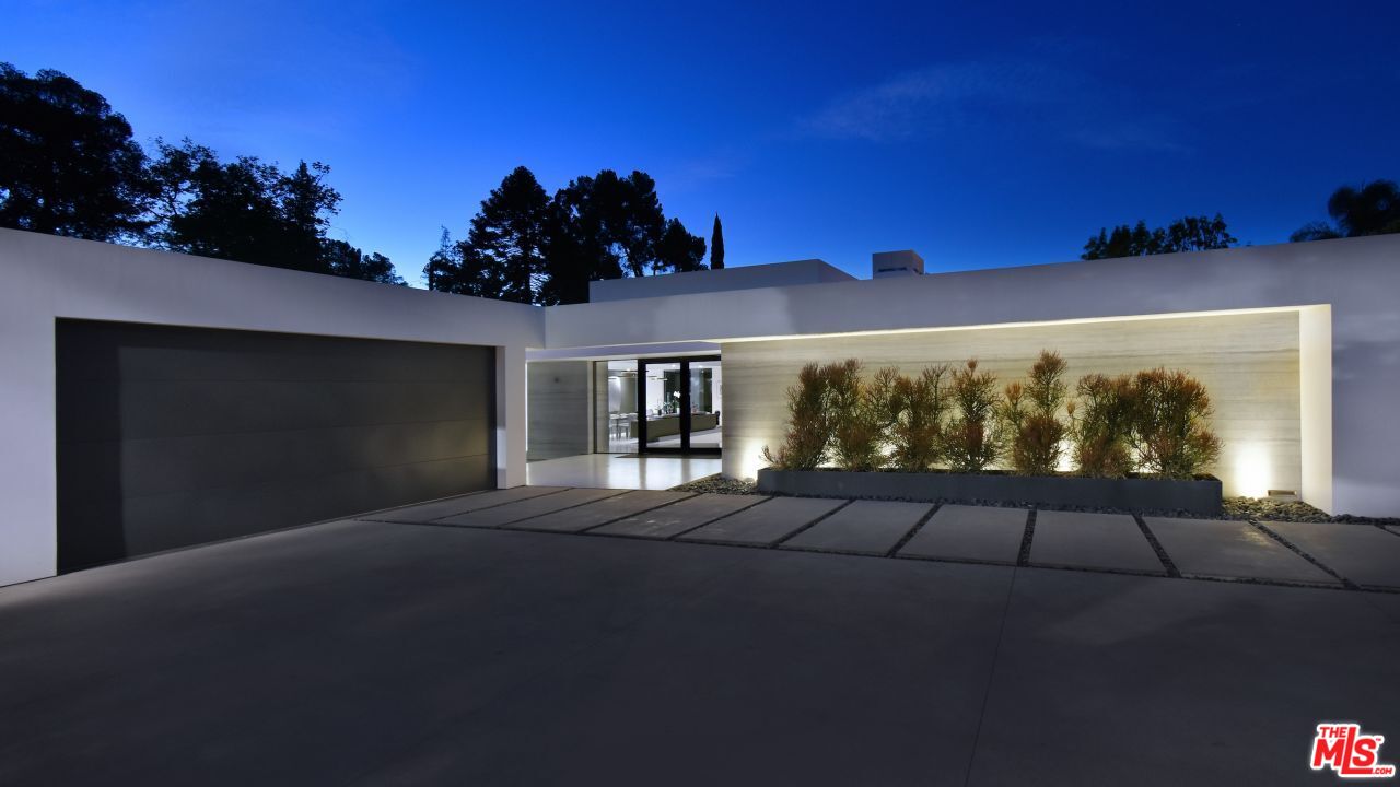 MLS #25-479313 image #1