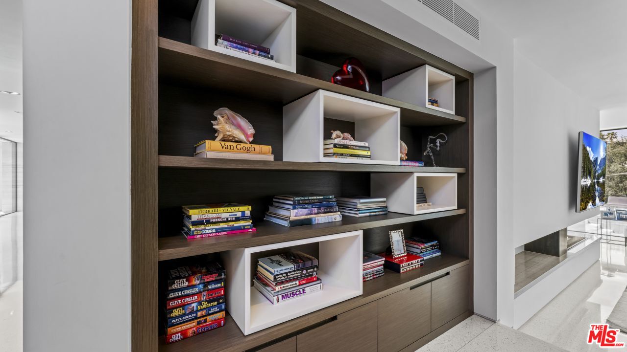 MLS #25-479313 image #20