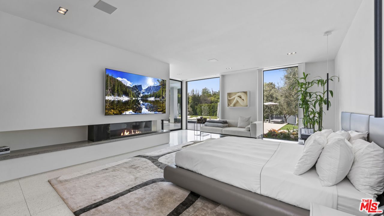 MLS #25-479313 image #22