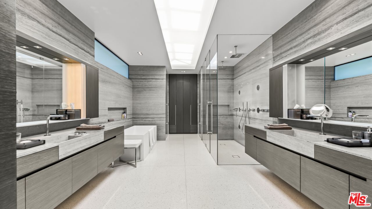 MLS #25-479313 image #27