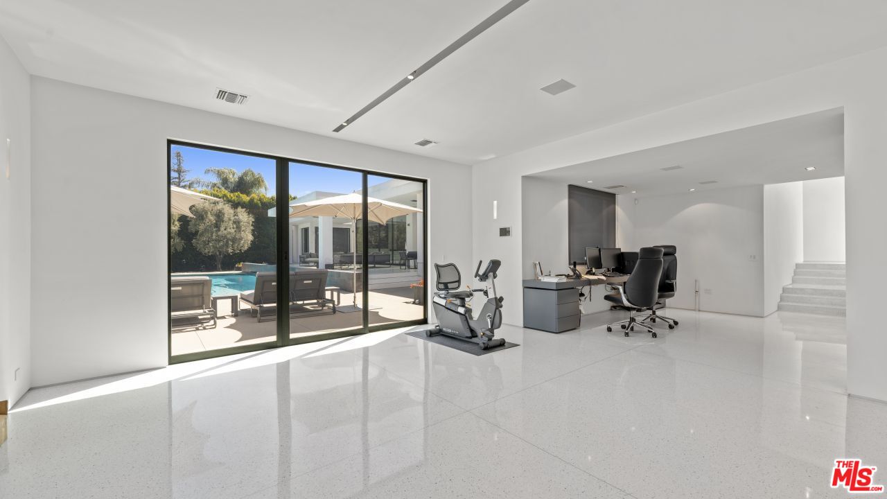 MLS #25-479313 image #32