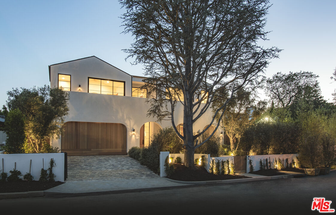 MLS #25-481819 image #0