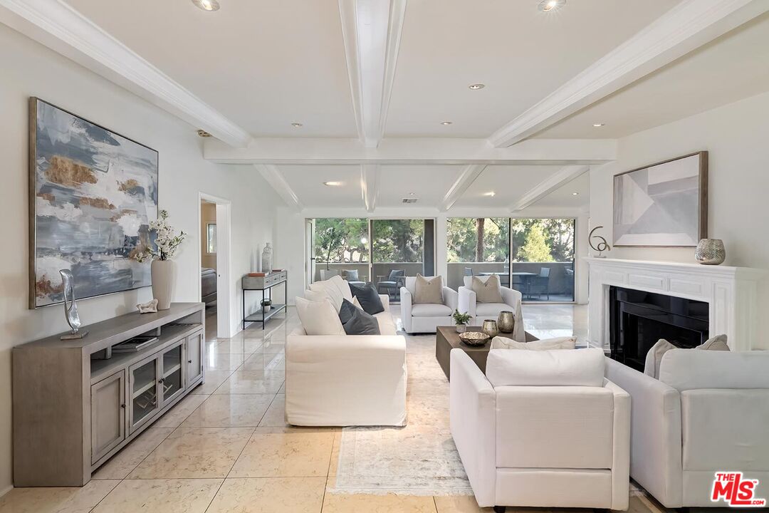 MLS #25-482035 image #1