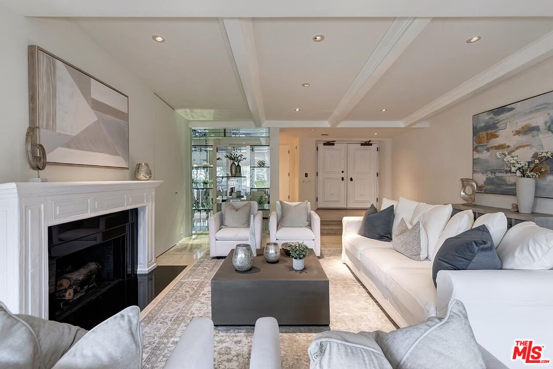 MLS #25-482035 image #2