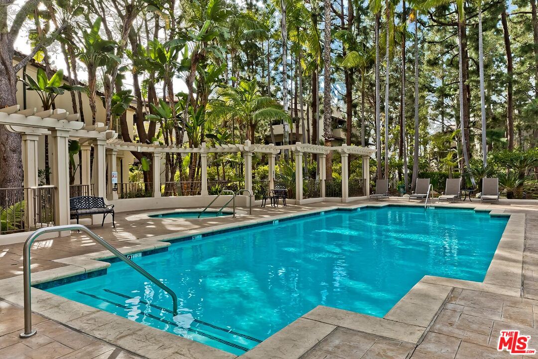 MLS #25-482035 image #29