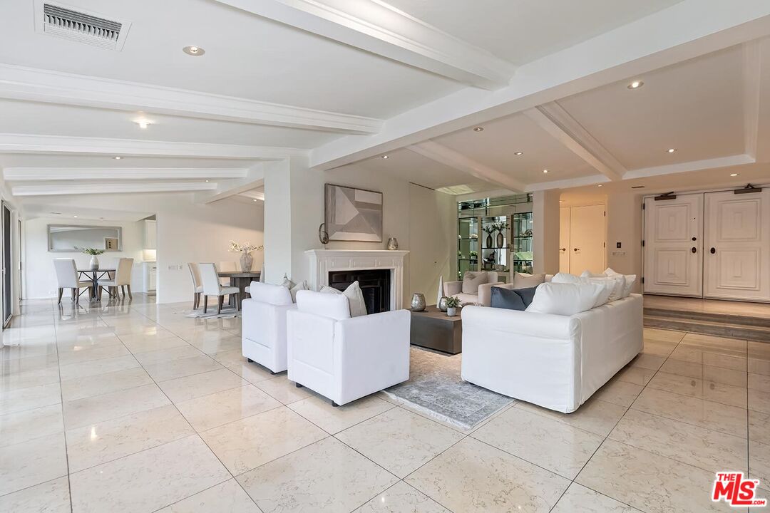 MLS #25-482035 image #4