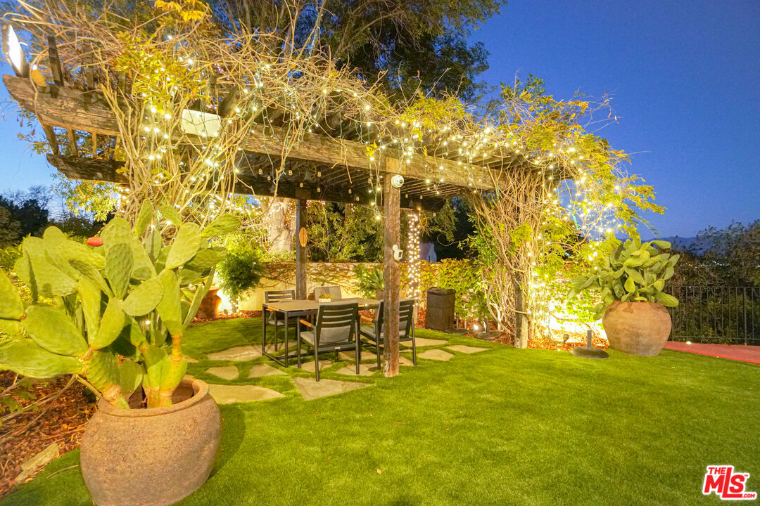 MLS #25-482391 image #15