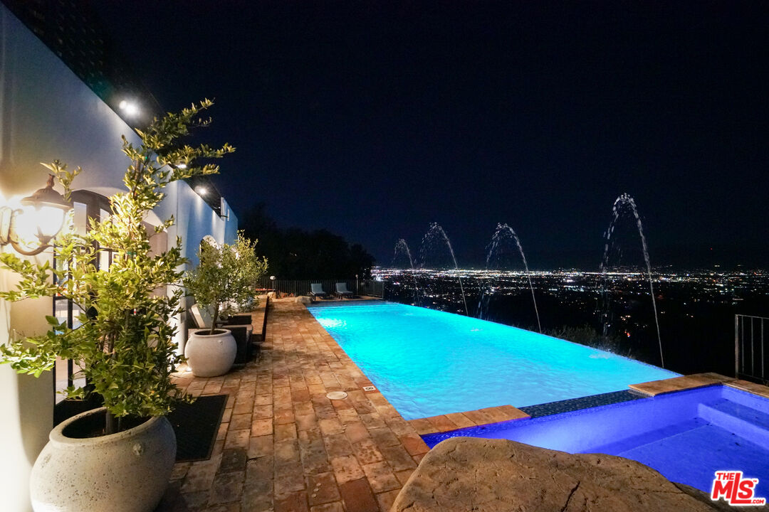 MLS #25-482391 image #4