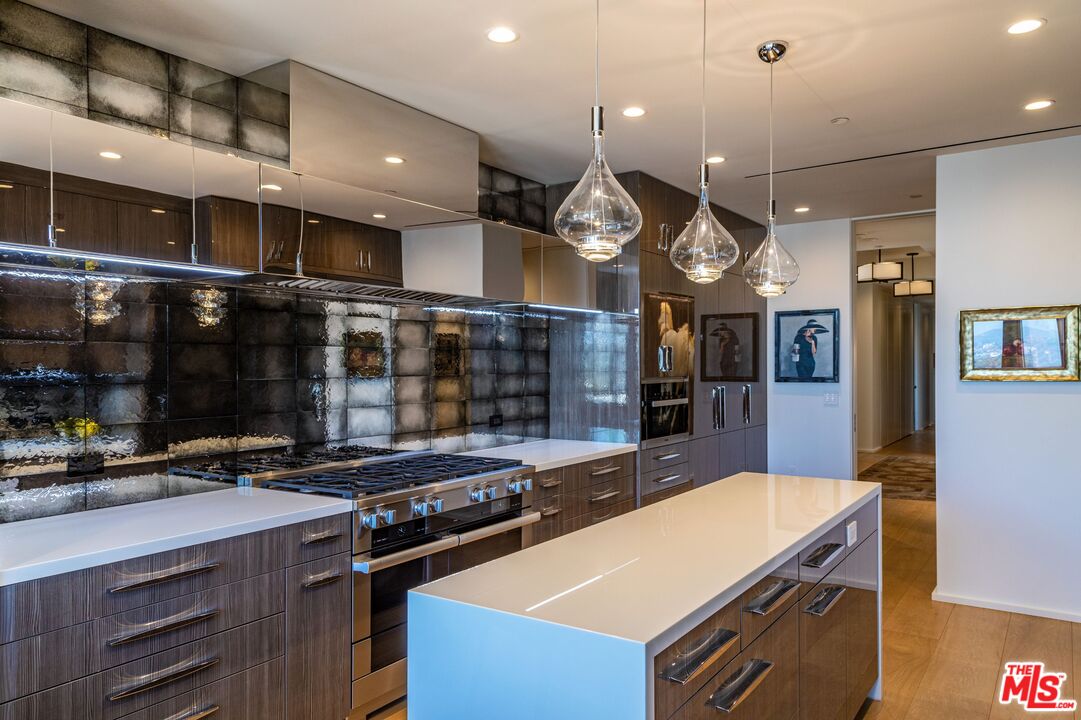 MLS #25-484447 image #17